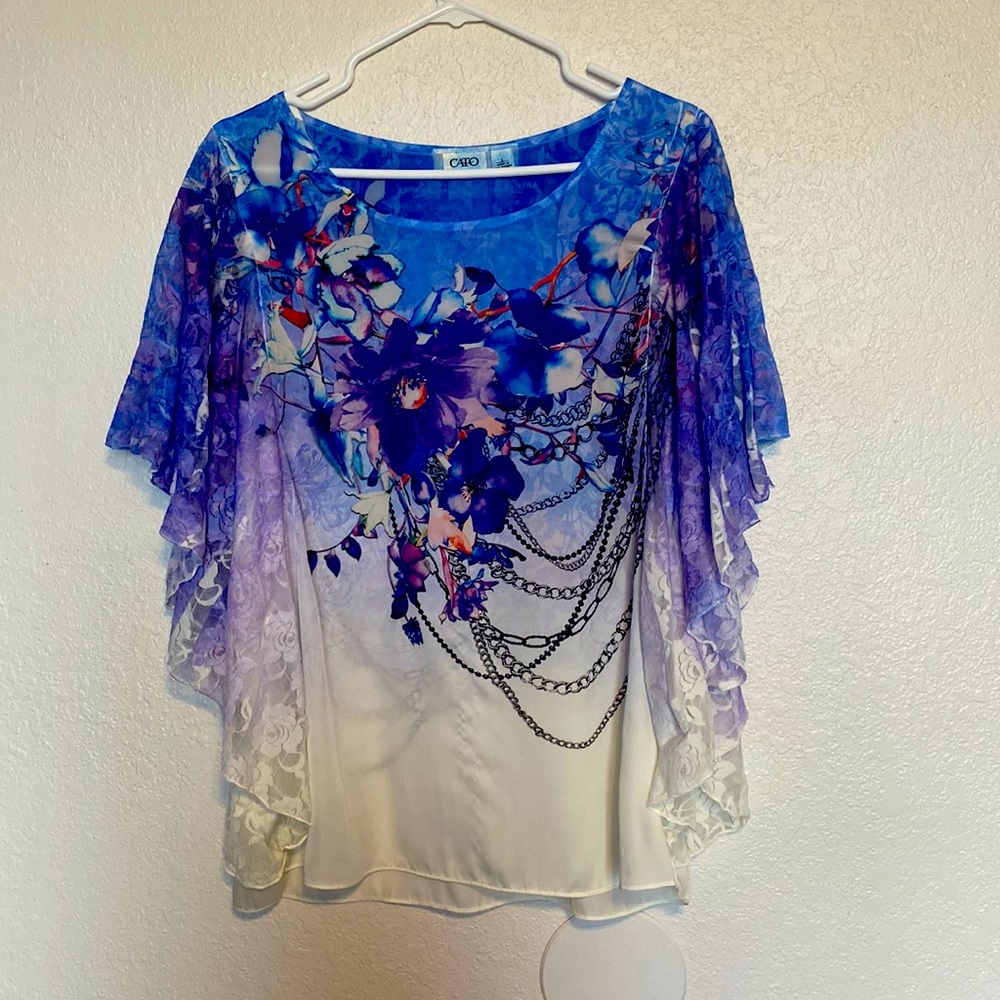 Cato brand. Crew neck floral kimono top.